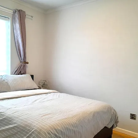 Excellent Location - City Centre - Parking - 4 Beds -2 Bedrooms Belfast Esterno foto