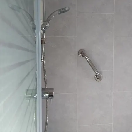 Excellent Location - City Centre - Parking - 4 Beds -2 Bedrooms Belfast Esterno foto