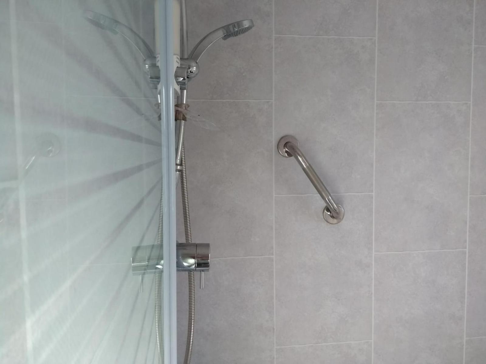 Excellent Location -central - Parking - 4 Beds