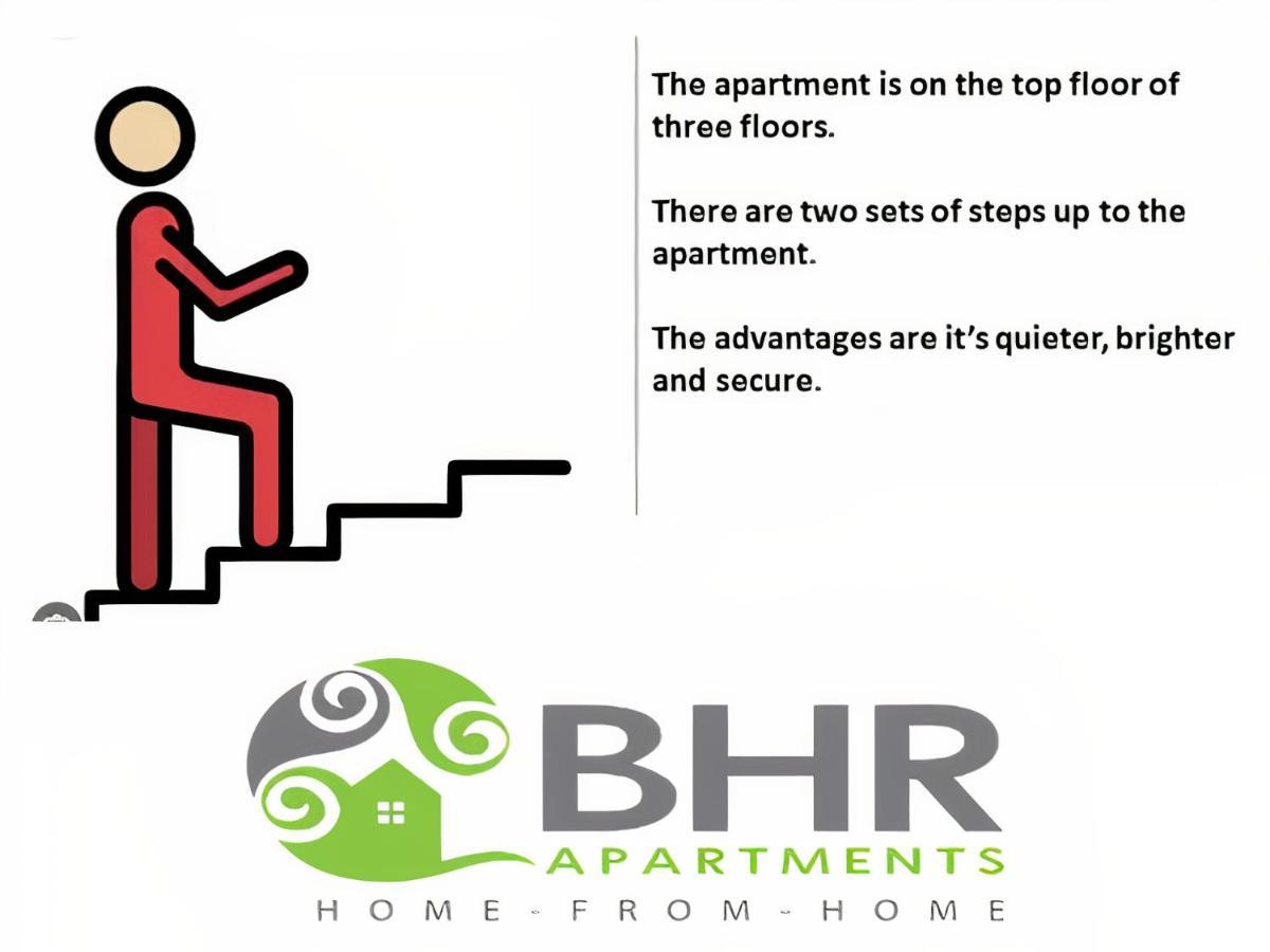 Excellent Location - Centre - Parking - 4 Beds -2 Bedrooms *