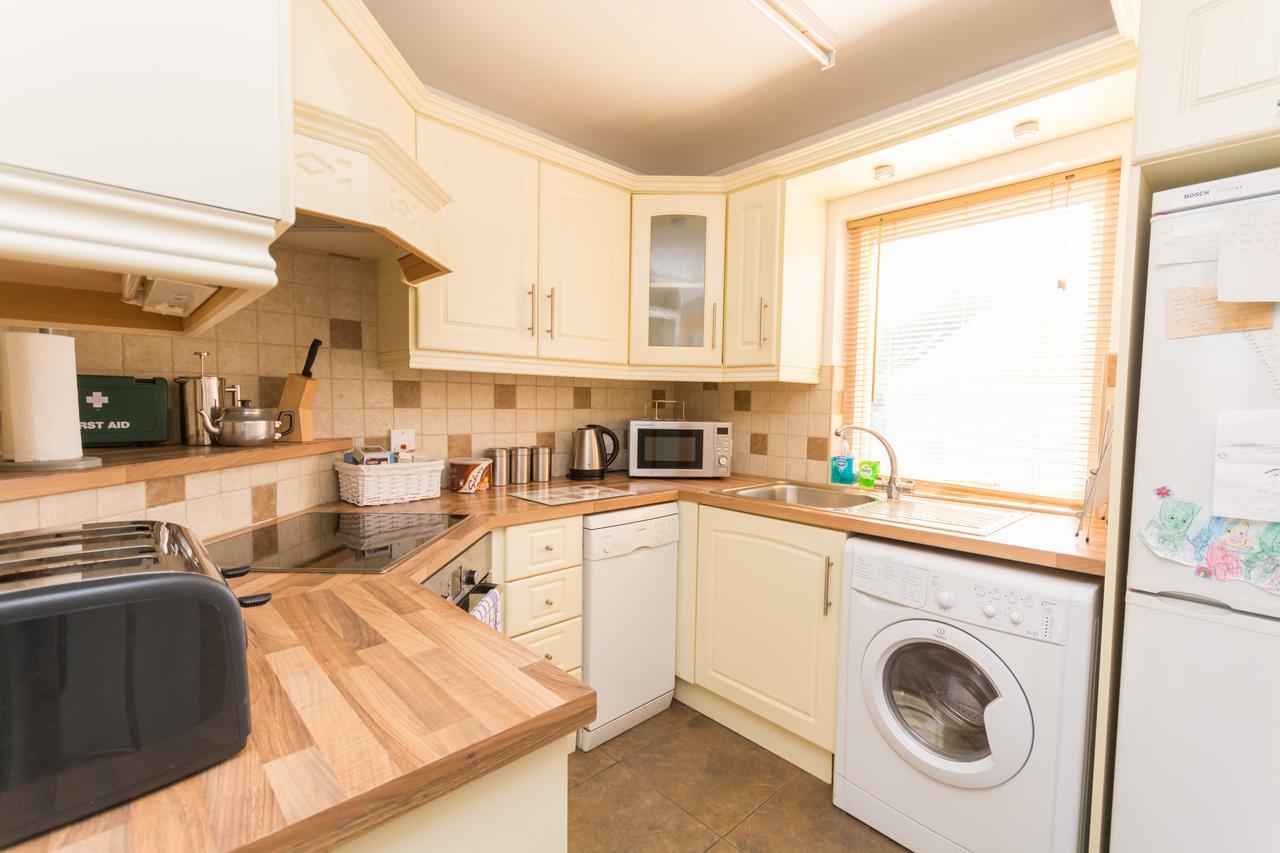 Excellent Location - Centre - Parking - 4 Beds -2 Bedrooms * Belfast