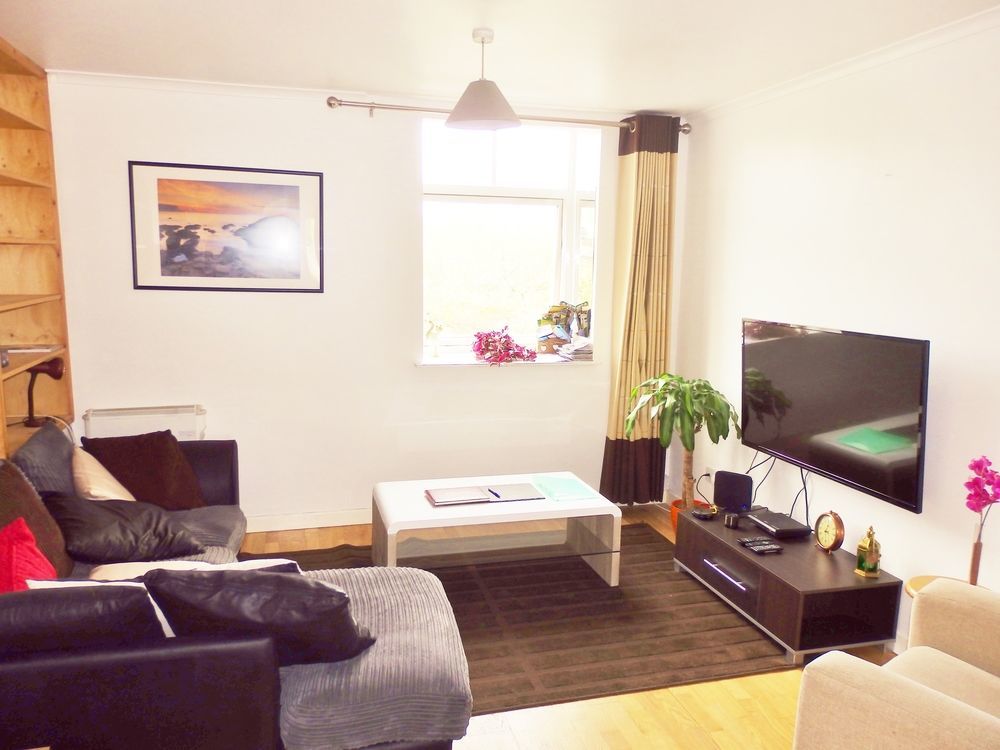 Excellent Location - Centre - Parking - 4 Beds -2 Bedrooms Appartamento Belfast