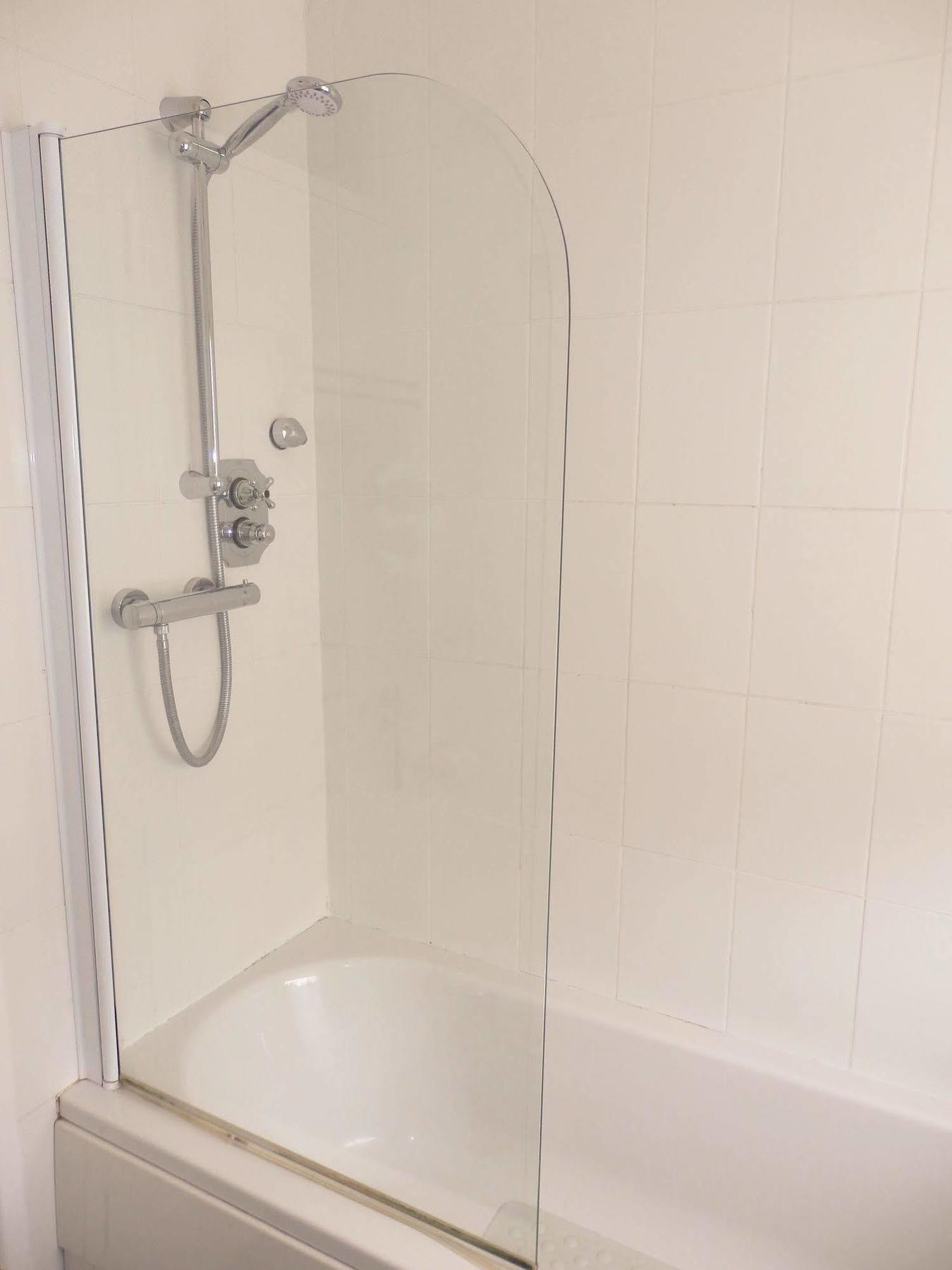 Excellent Location - Centre - Parking - 4 Beds -2 Bedrooms Belfast