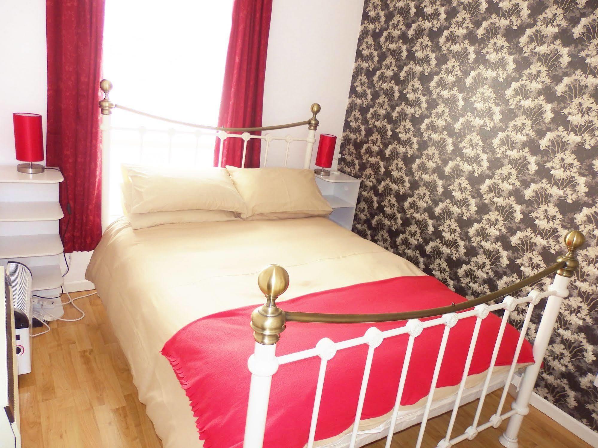Appartamento Excellent Location - Centre - Parking - 4 Beds -2 Bedrooms *