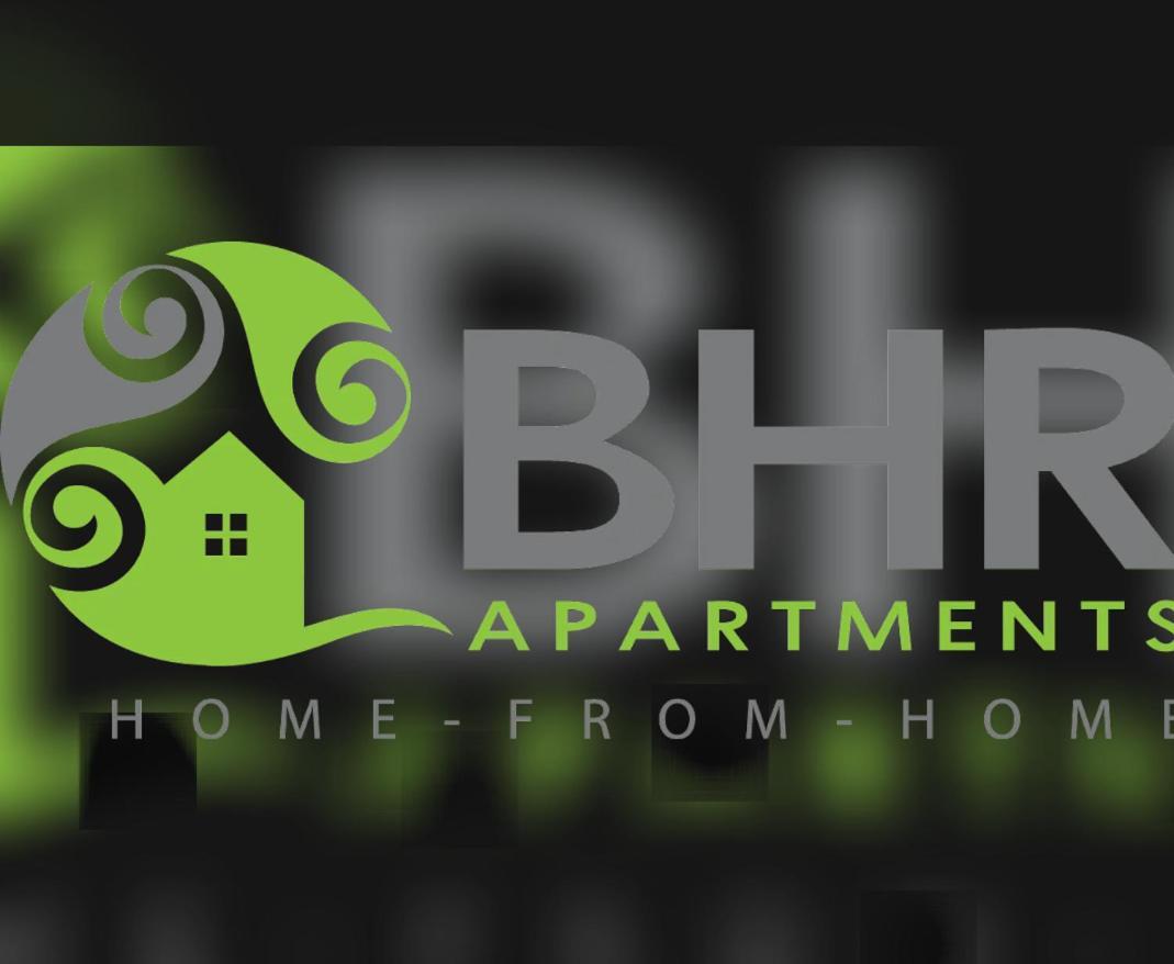 Excellent Location - Centre - Parking - 4 Beds -2 Bedrooms *